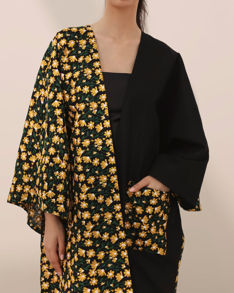 Classic T-cut abaya in linen w/ daisy embroidered flowers and pocket