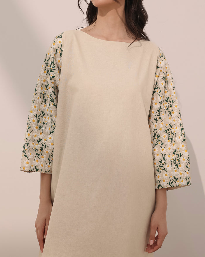 Linen kaftan w/ raglan embroidered daisy flowers on sleeves