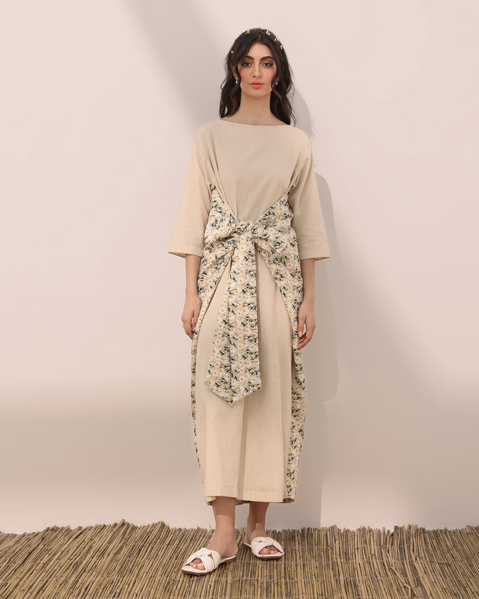 Wrap around linen kaftan with embroidered daisy flowers