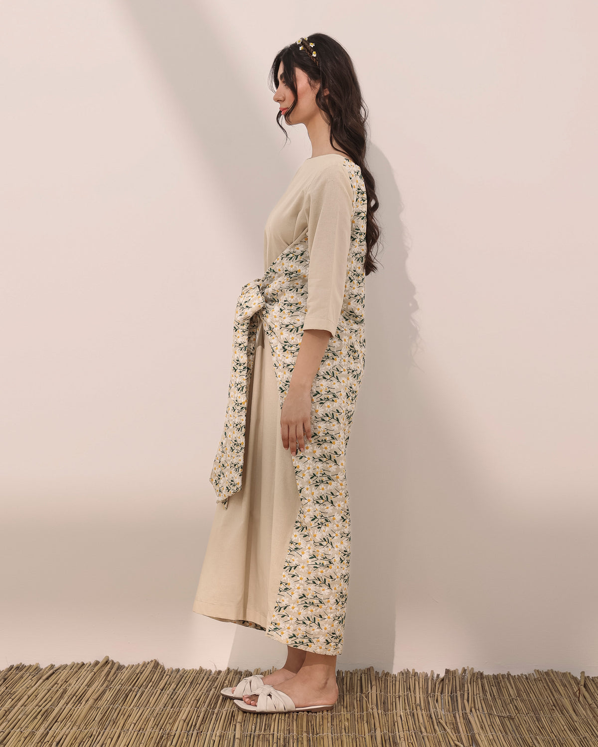 Wrap around linen kaftan with embroidered daisy flowers