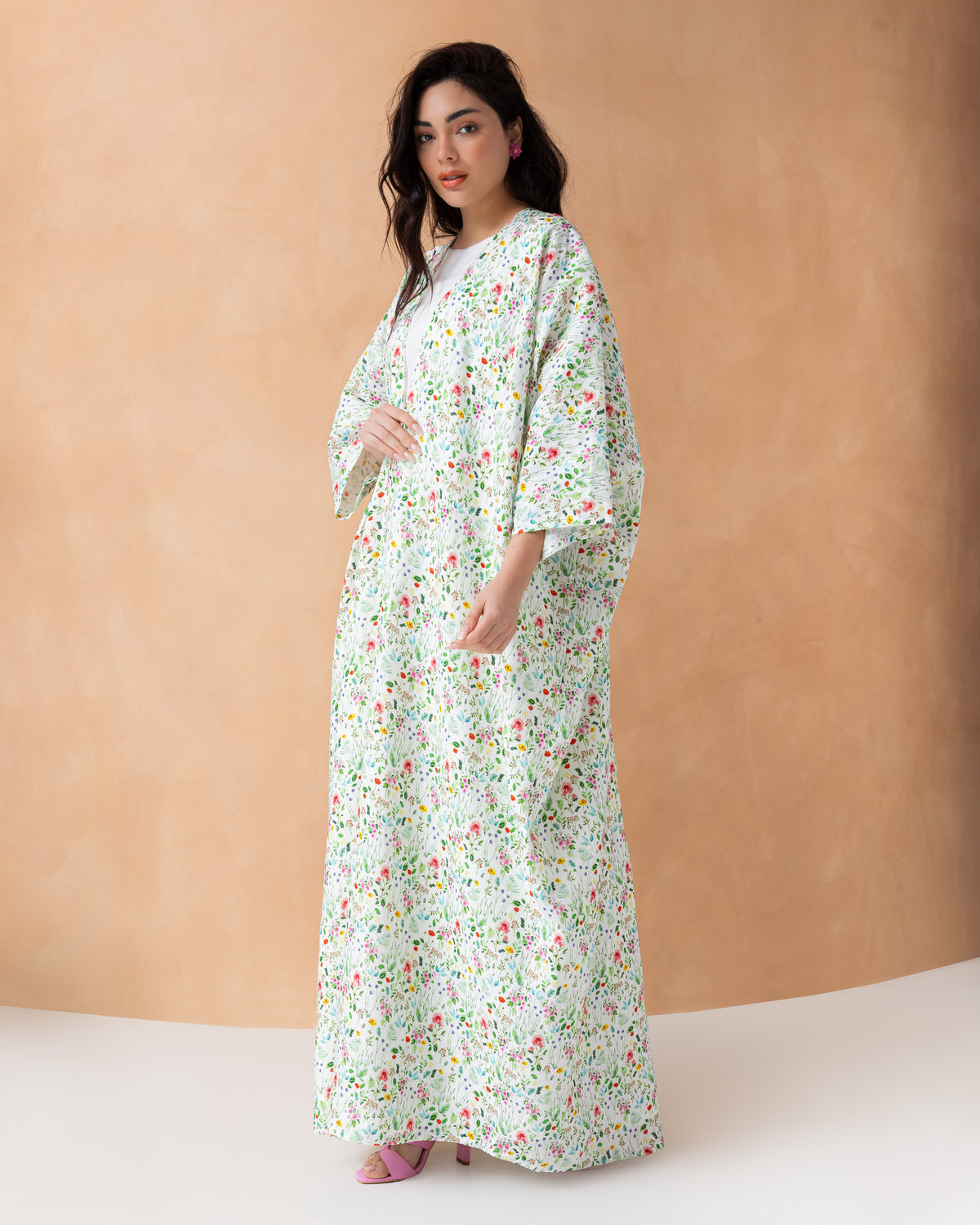 Mariposa cut in linen with floral prints