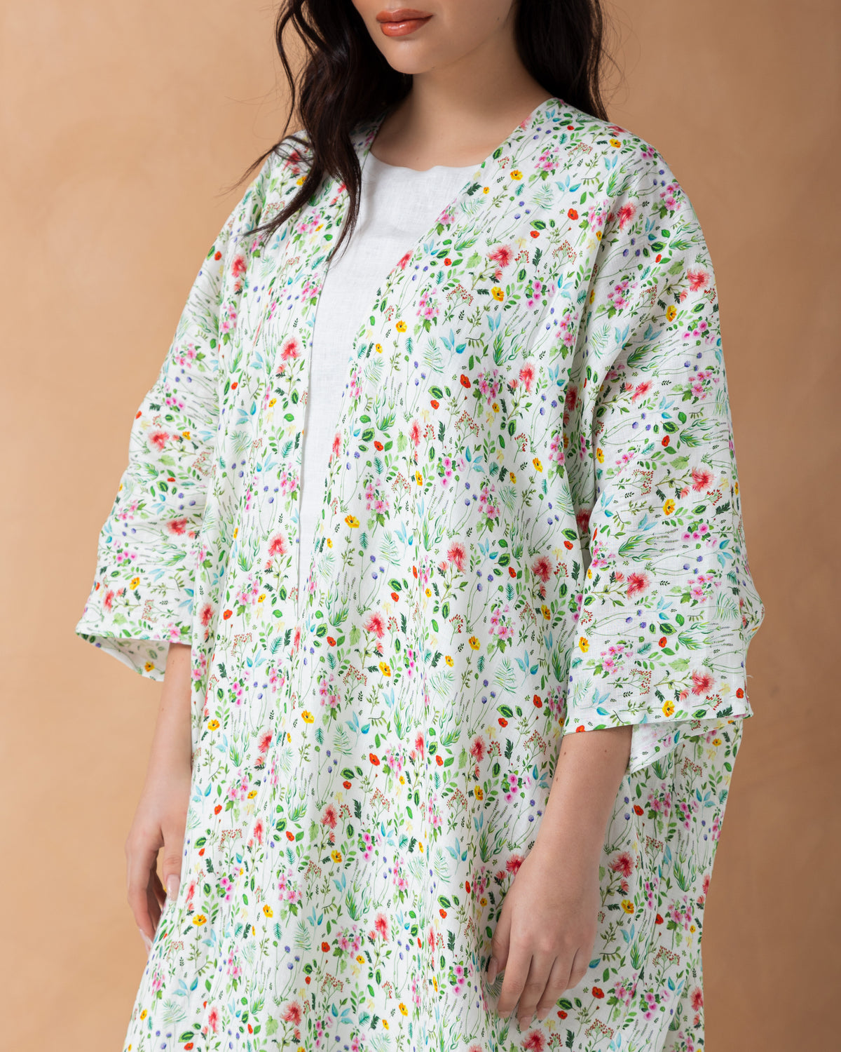 Mariposa cut in linen with floral prints