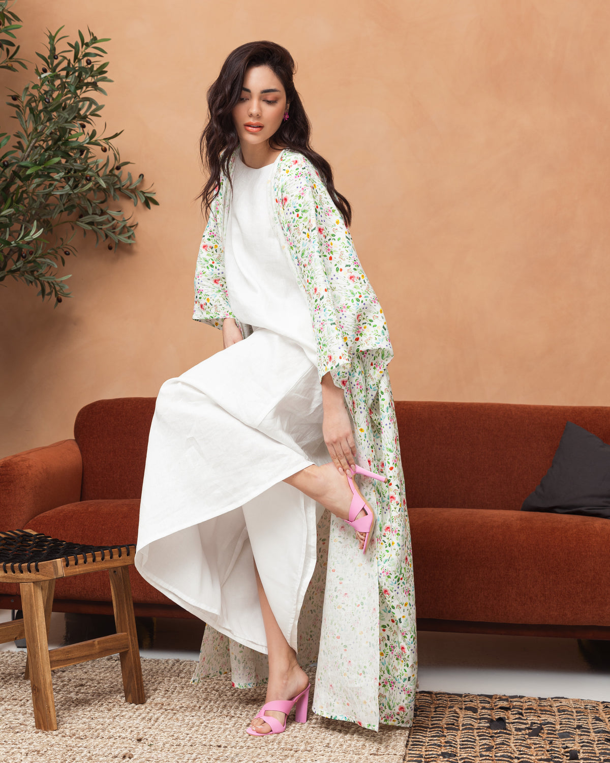 Mariposa cut in linen with floral prints