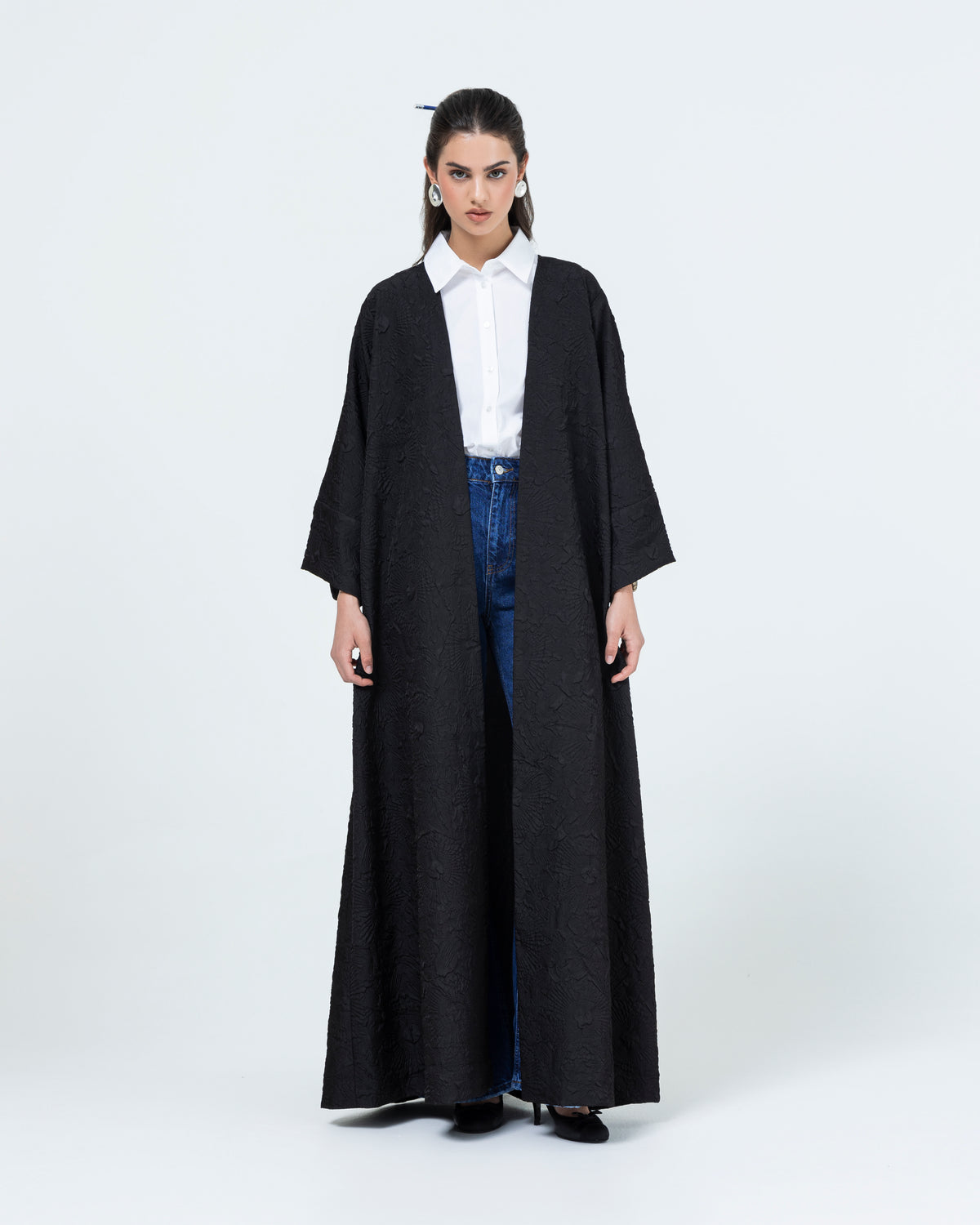 3D textured abaya with sleeve flap