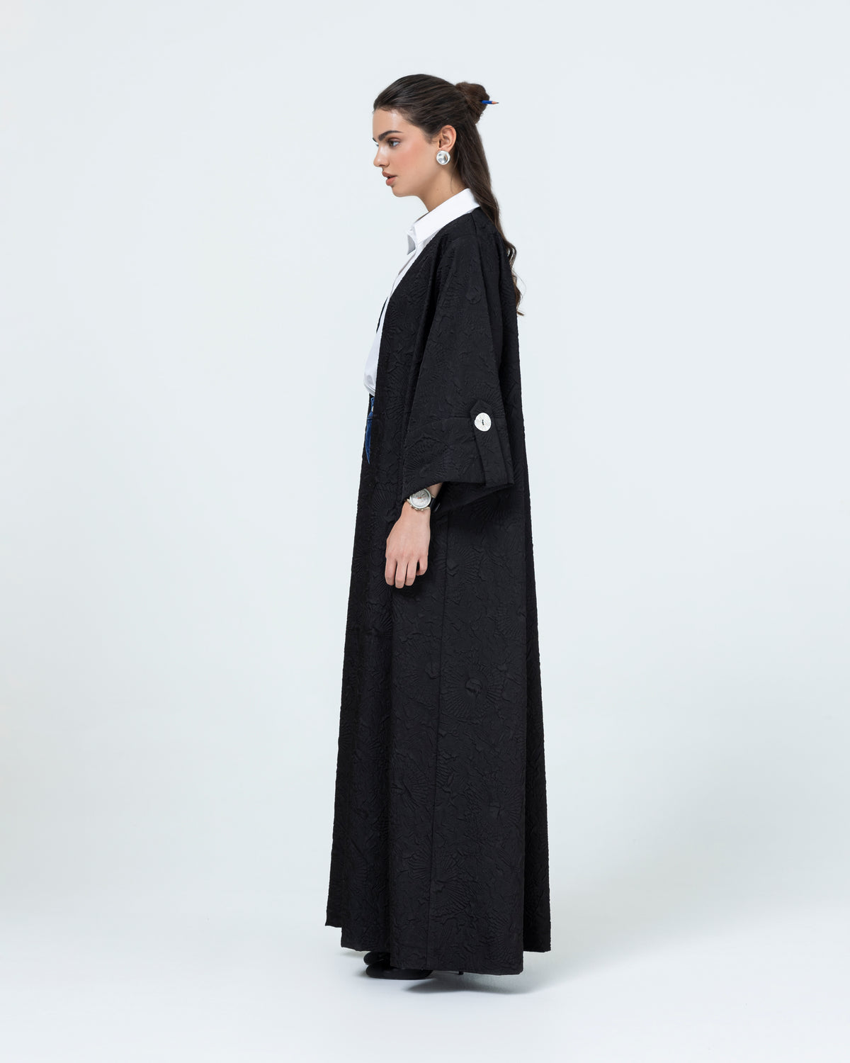 3D textured abaya with sleeve flap