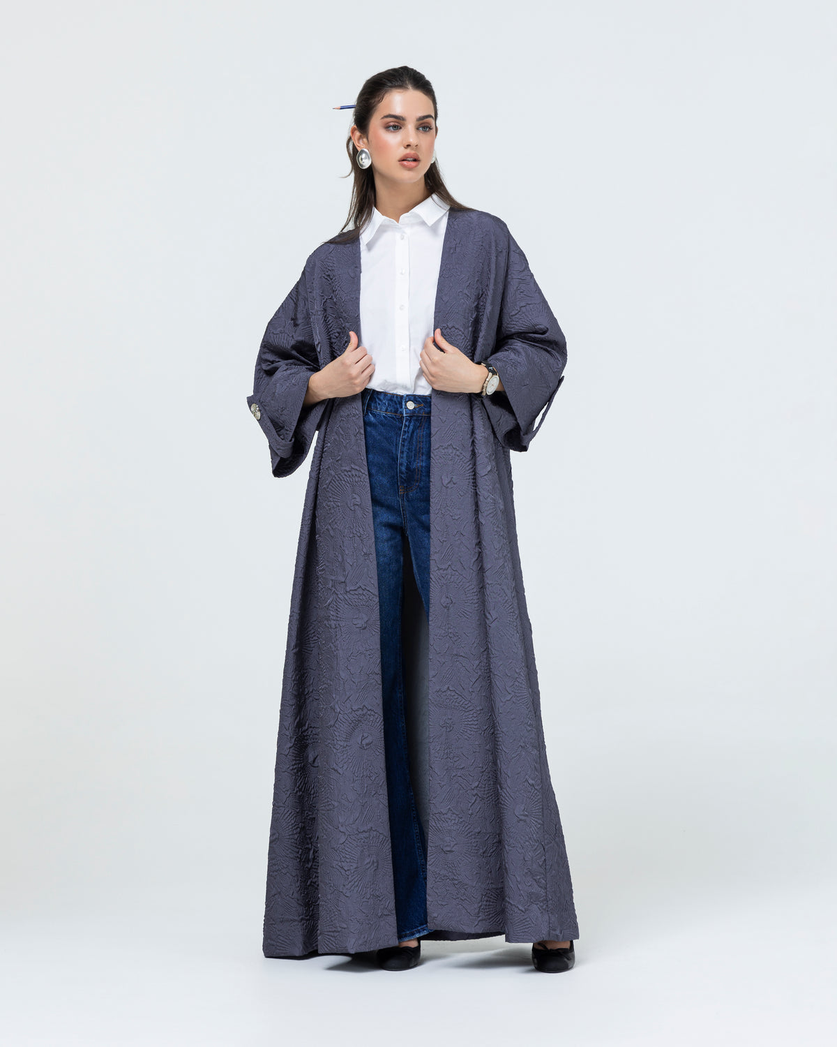 3D textured abaya with sleeve flap