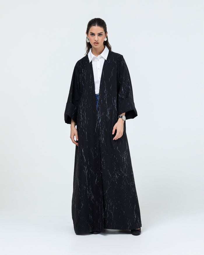 Classic abaya with folded sleeve cuff in crushed two toned light fabric