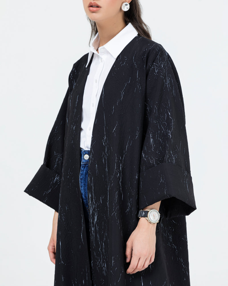 Classic abaya with folded sleeve cuff in crushed two toned light fabric