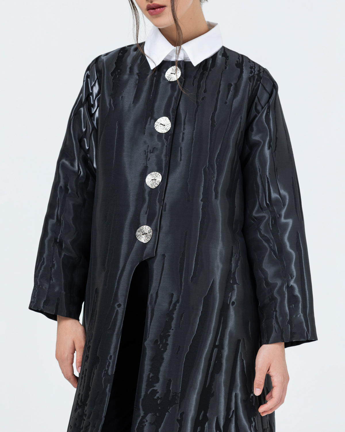 Glazed black overlapped closure w/ silver button classic abaya