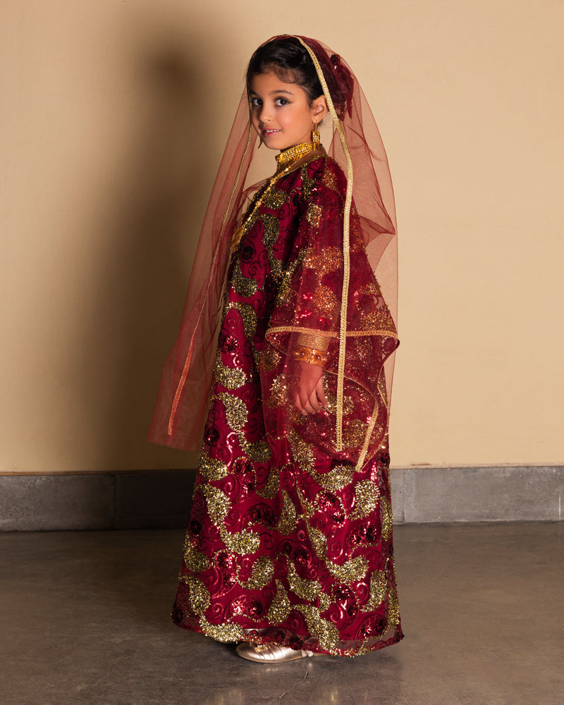 3D embroidered tulle thoub with inner silk lining