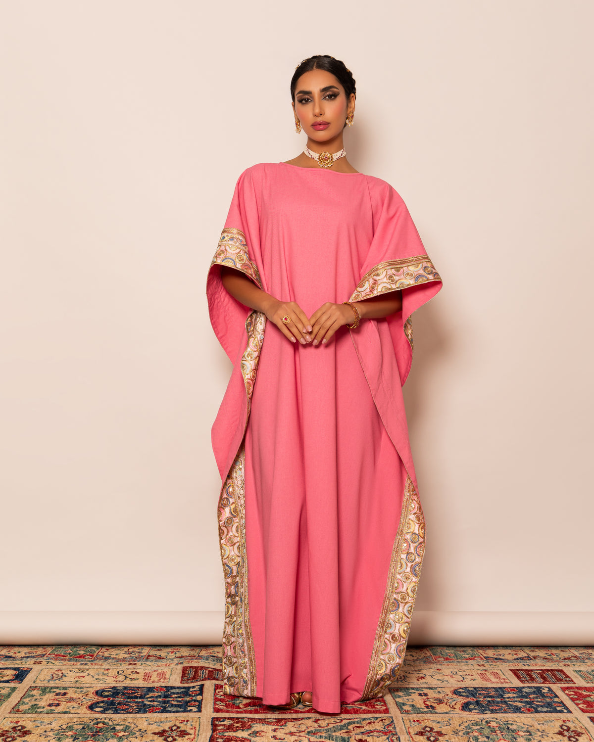 Double sided trimmed linen kaftan with inner stitching