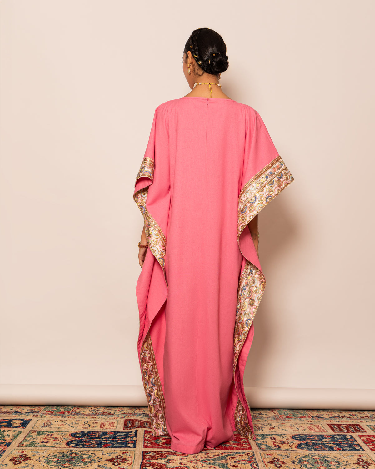 Double sided trimmed linen kaftan with inner stitching