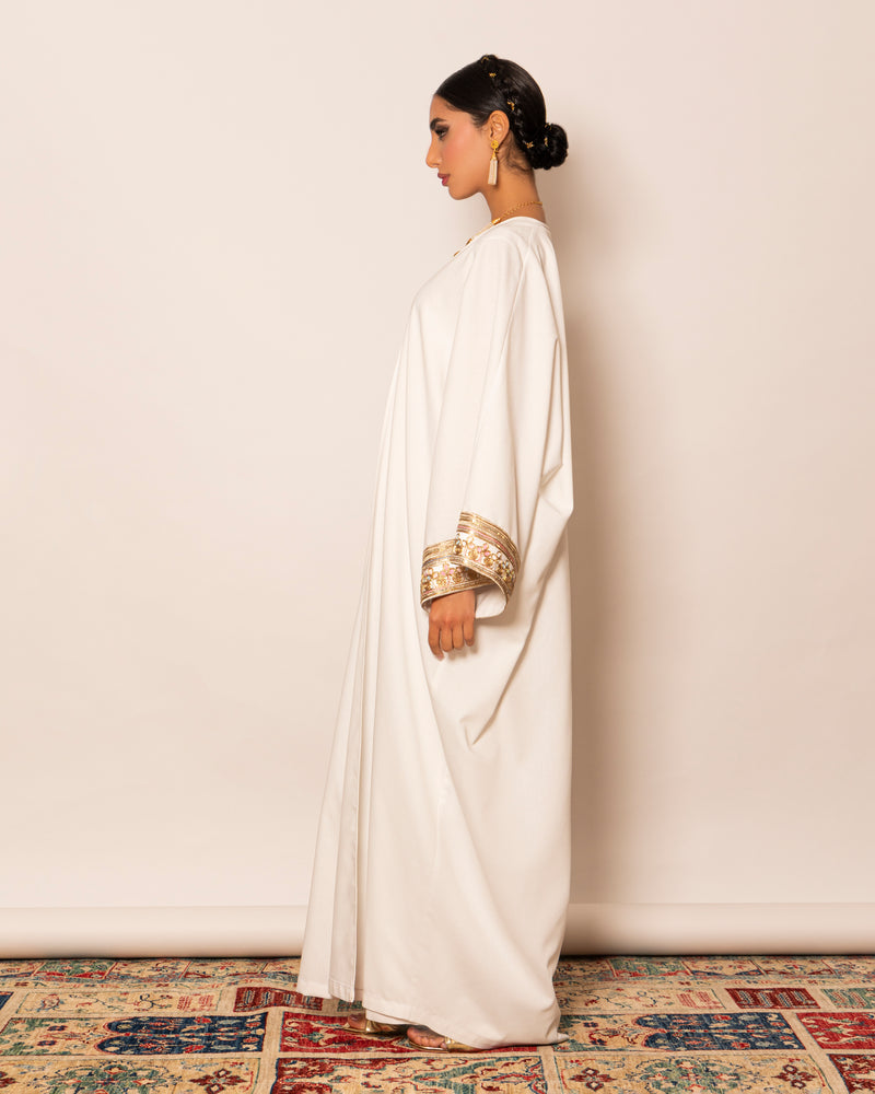 Classic linen abaya with embellished trimmings on sleeves