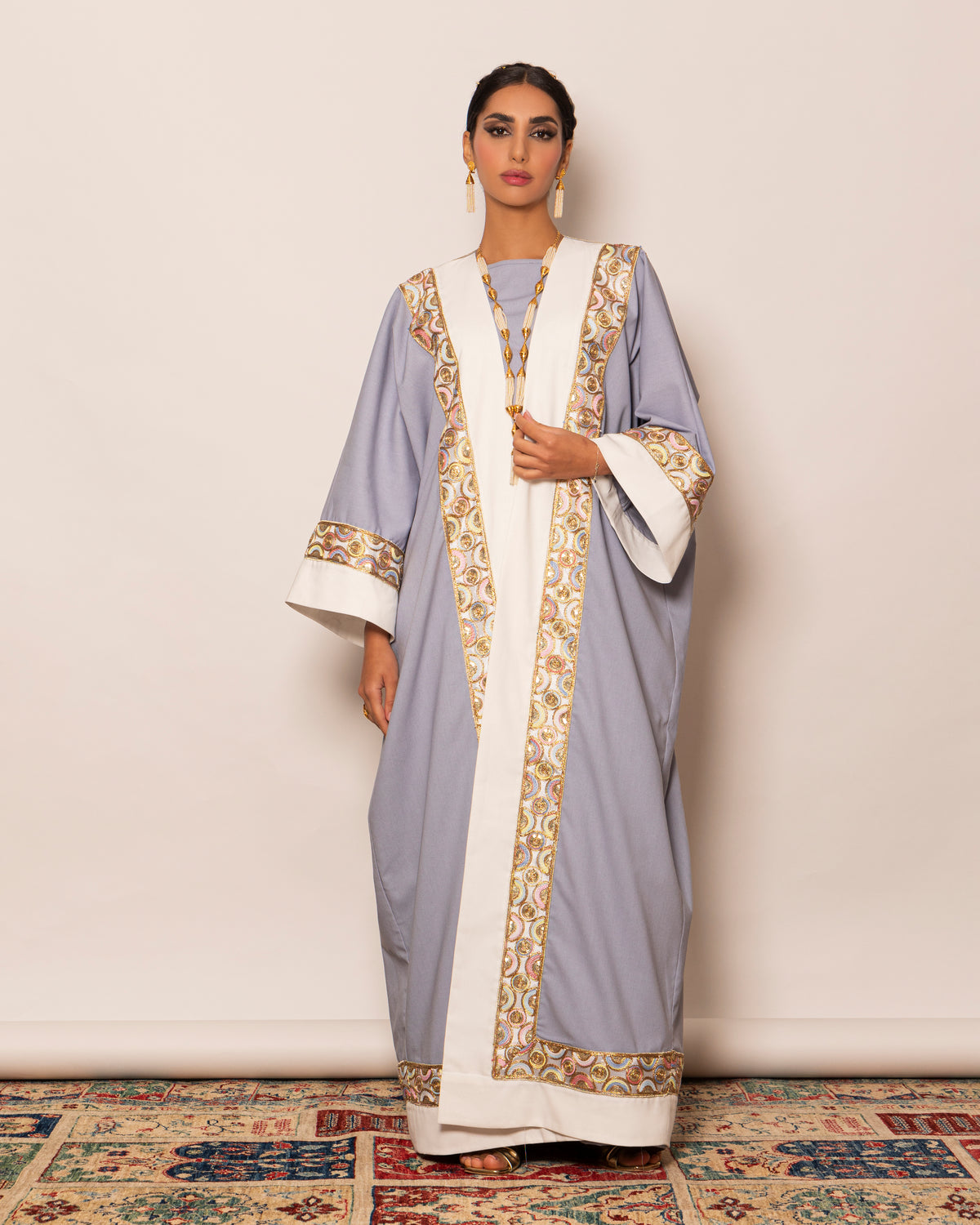 Two-toned classic linen abaya outlined with embellished trimming