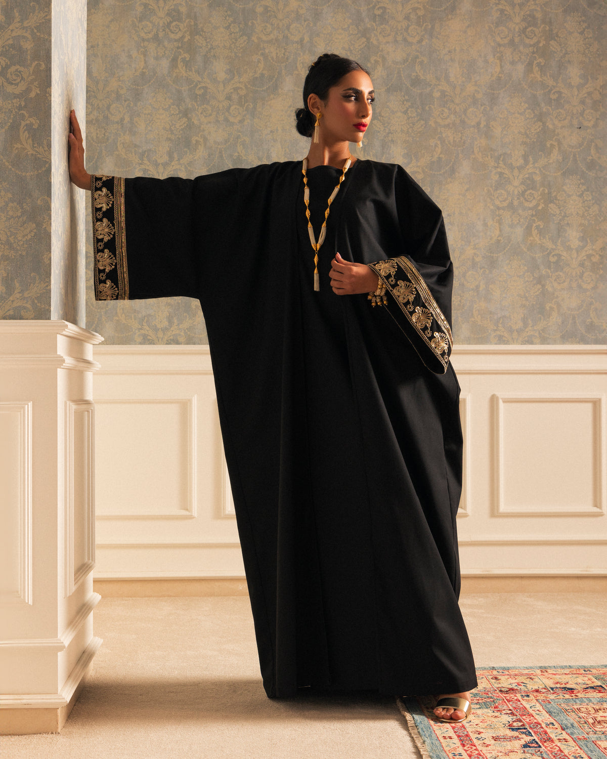 Classic linen abaya with embellished trimmings on sleeves