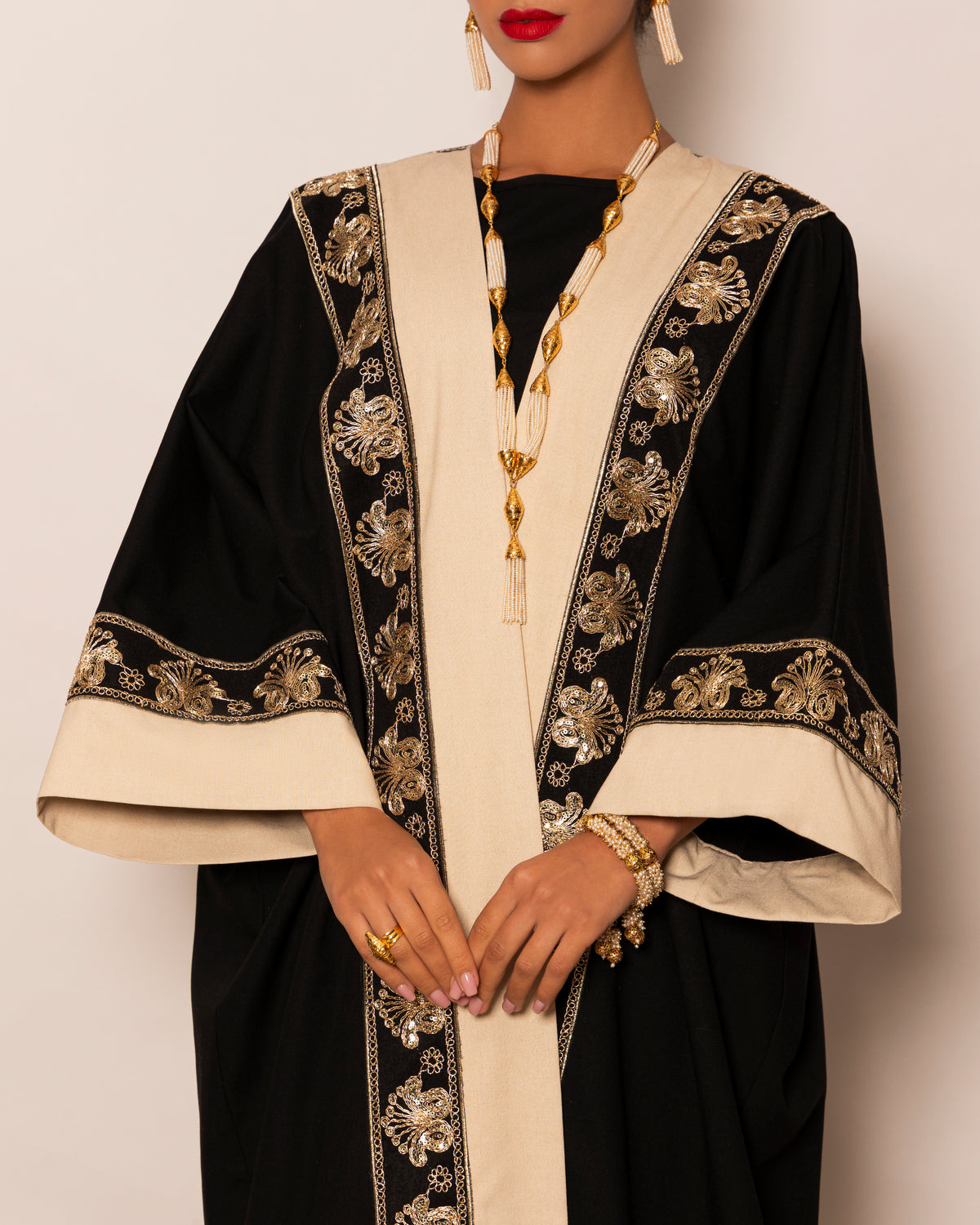 Two-toned classic linen abaya outlined with embellished trimming