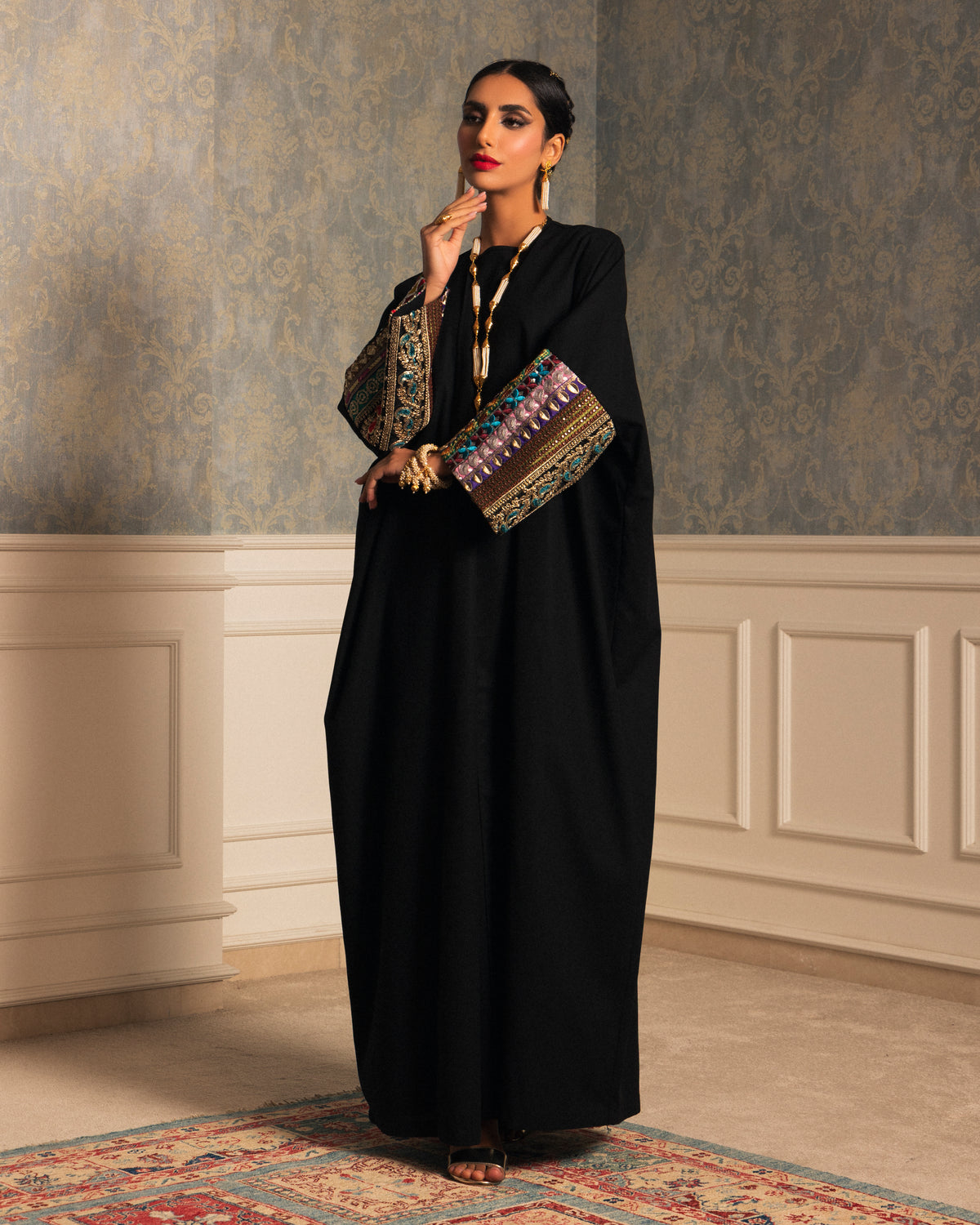 Classic abaya with wide embellished trim sleeves