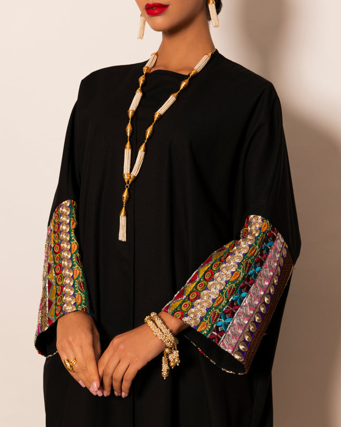 Classic abaya with wide embellished trim sleeves