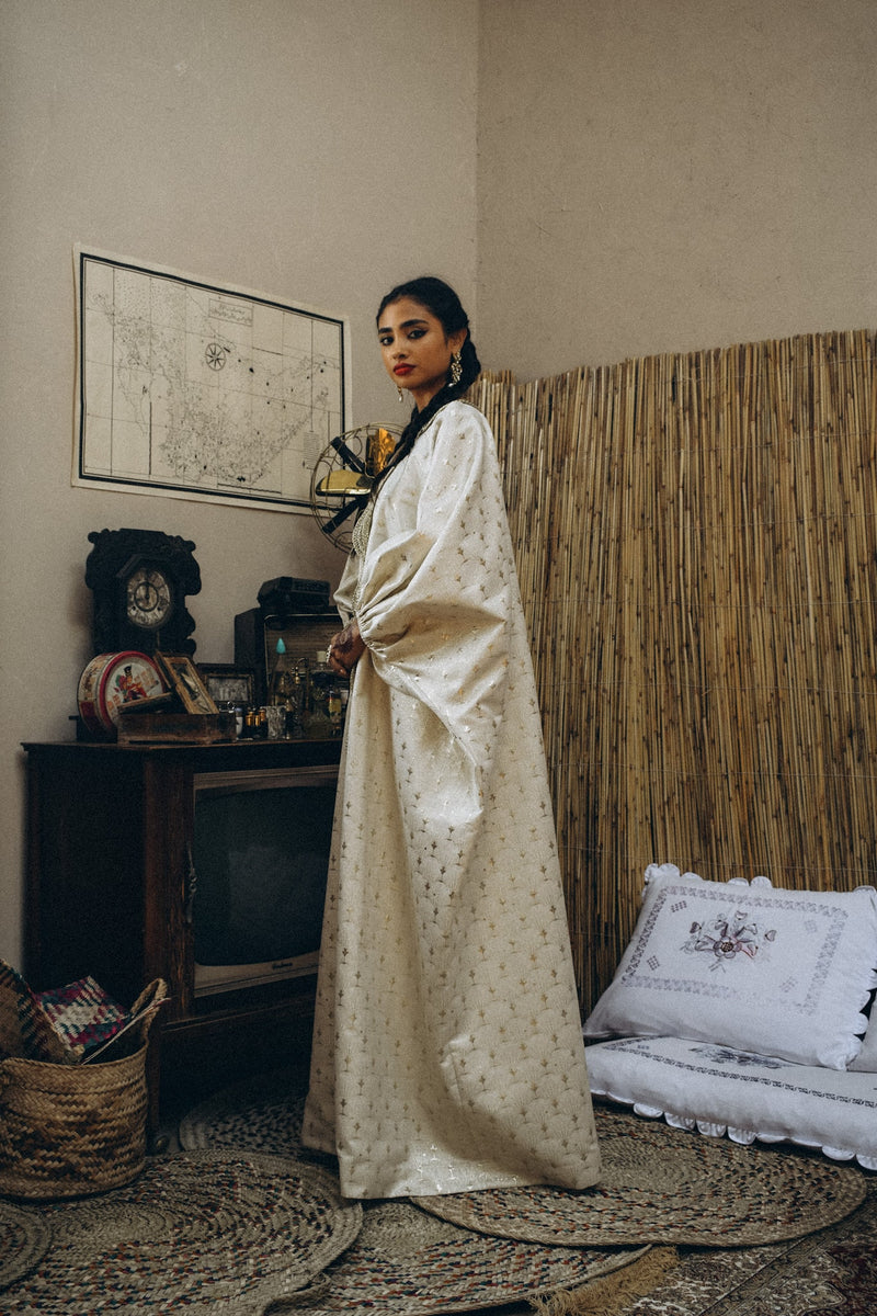 Kaftan in gold mettalic jacquard in cream